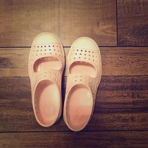 Native girls shoes size 12